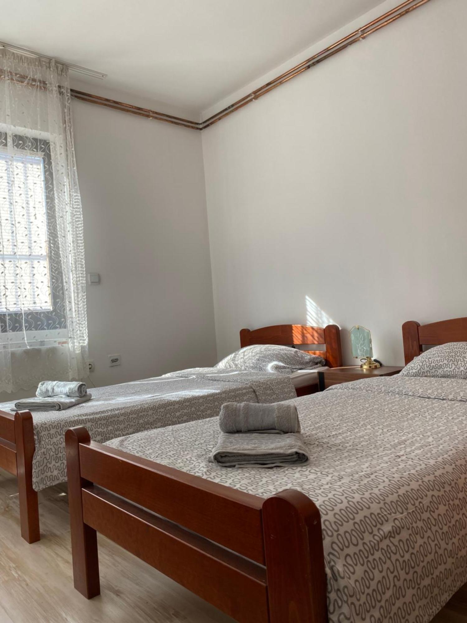 Apartmani Dora Leskovac Leskovac  Kültér fotó