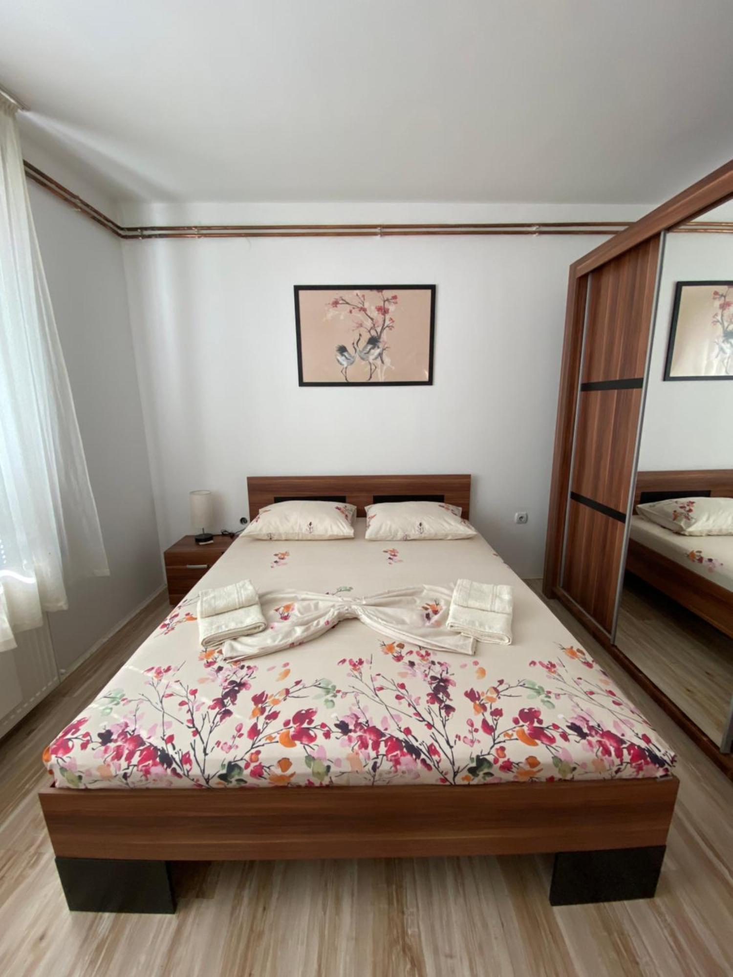 Apartmani Dora Leskovac Leskovac  Kültér fotó