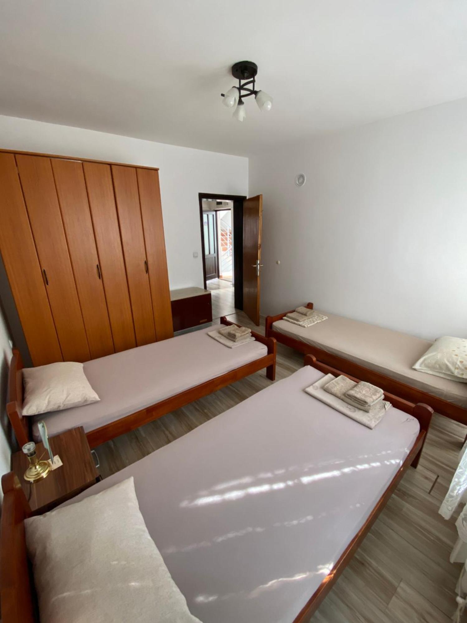 Apartmani Dora Leskovac Leskovac  Kültér fotó