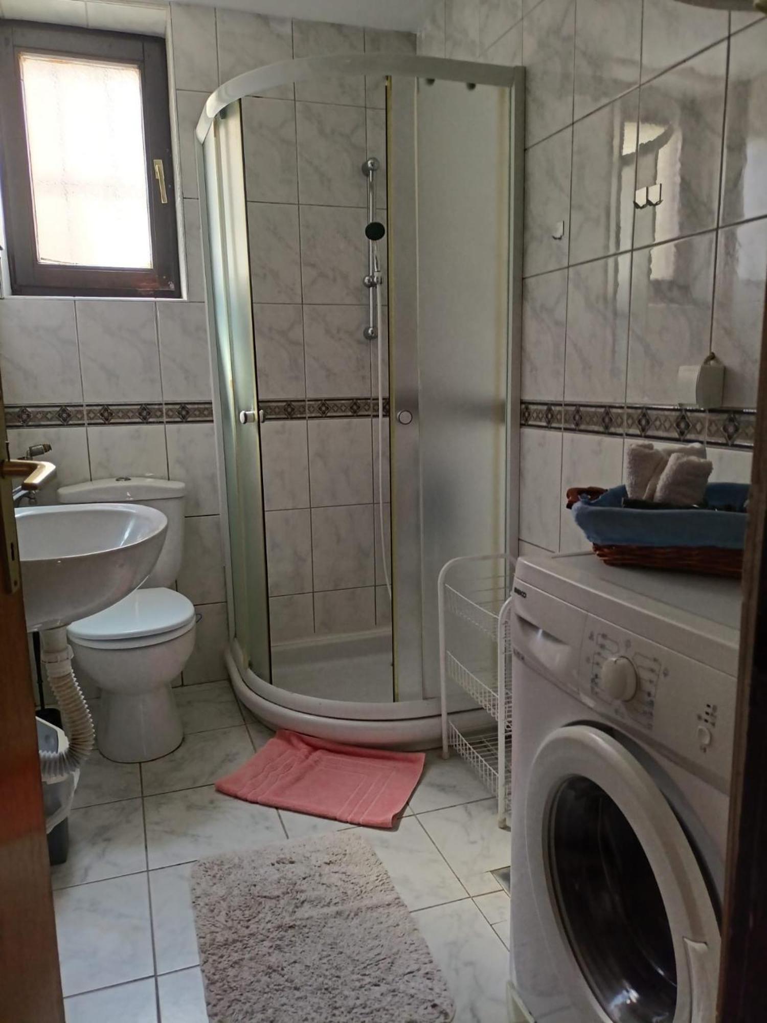 Apartmani Dora Leskovac Leskovac  Kültér fotó