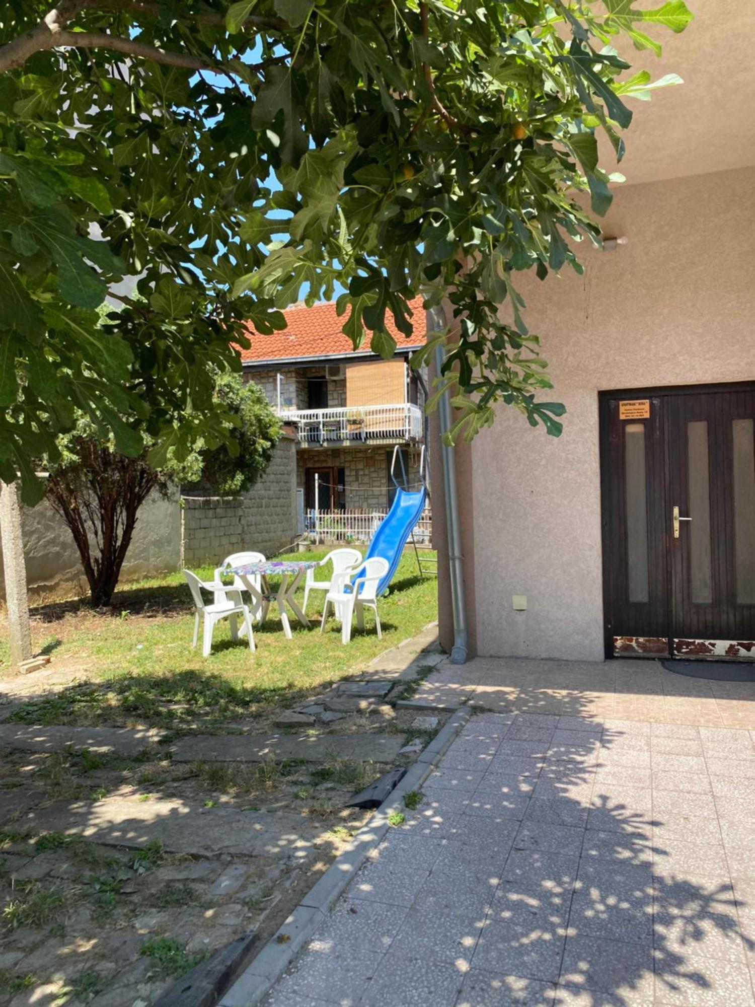 Apartmani Dora Leskovac Leskovac  Kültér fotó